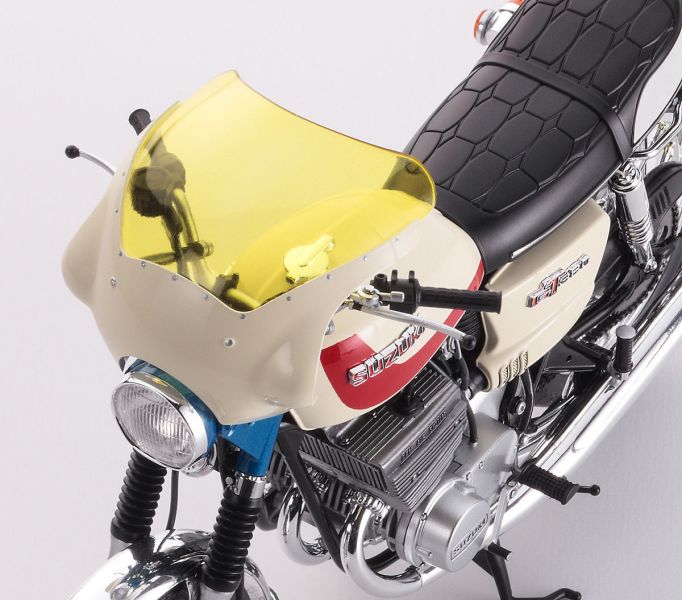 HASEGAWA 長谷川 1/12 假面騎士 本鄉猛的機車 鈴木 SUZUKI GT380 B 組裝模型 HASEGAWA 長谷川 1/12 假面騎士 本鄉猛的機車 鈴木 SUZUKI GT380 B 組裝模型
