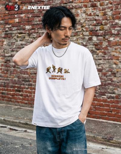 NEXTee 越南大戰MetalSlug MissionComplete 寬版短袖T恤 黑&白 NEXTee 合金彈頭MetalSlug MissionComplete 寬版短袖T恤 黑&白