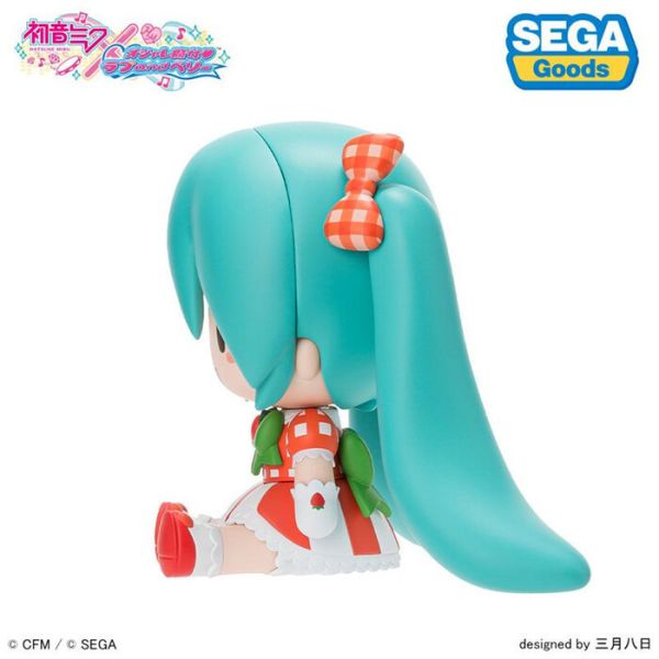 SEGA 景品 初音未來ｘ時尚魔女 迷你坐姿公仔 可愛草莓Ver. 2512 SEGA 景品 初音未來ｘ時尚魔女 迷你坐姿公仔 可愛草莓Ver.