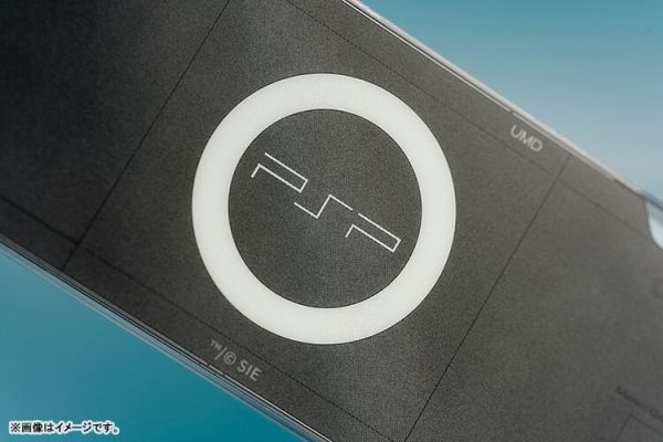(預購) Good Smile PSP™（PlayStation™Portable）的搖搖樂壓克力吊飾 黑Ver. 白Ver. 分別販售 (預購) Good Smile PSP™（PlayStation™Portable）的搖搖樂壓克力吊飾 黑Ver. 白Ver. 分別販售