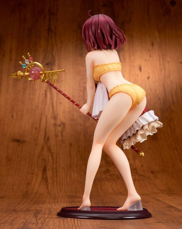 QuesQ 1/7 萊莎的鍊金工房2 蘇菲·諾伊恩謬拉 換衣ver. PVC QuesQ 1/7 萊莎的鍊金工房2 蘇菲·諾伊恩謬拉 換衣ver. PVC