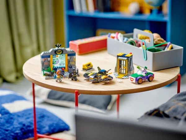 LEGO 樂高 76272 SH-蝙蝠俠﹑蝙蝠女及小丑的蝙蝠洞對決(3) LEGO 樂高 76272 SH-蝙蝠俠﹑蝙蝠女及小丑的蝙蝠洞對決(3)