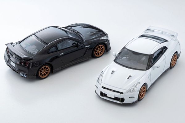 TOMYTEC 1/64 TLV-N316d 日產NISSAN GT-R Premium edition T-spec 2024 model (黒) TOMYTEC 1/64 TLV-N316d 日產NISSAN GT-R Premium edition T-spec 2024 model (黒)