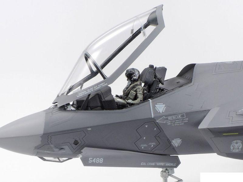 TAMIYA 田宮模型 60792 1/72 Lockheed Martin F-35A Lightning II 戰鬥機 組裝模型 TAMIYA 田宮模型 60792 1/72 Lockheed Martin F-35A Lightning II 戰鬥機 組裝模型