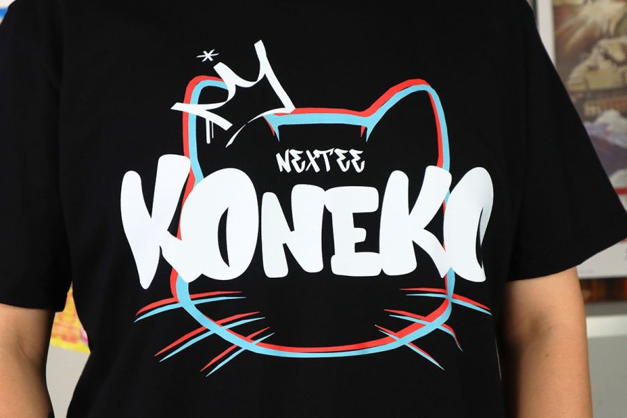 NEXTee KONEKO KONEKO塗鴉大頭 短袖T恤 黑色 NEXTee KONEKO KONEKO塗鴉大頭 短袖T恤 黑色