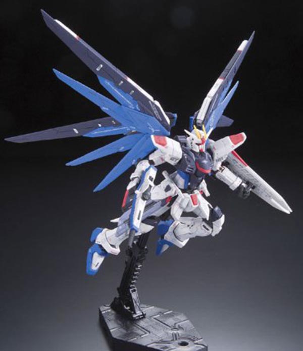 BANDAI 1/144 RG 005 自由鋼彈 機動戰士 鋼彈SEED 組裝模型 BANDAI 1/144 RG 005 自由鋼彈 機動戰士 鋼彈SEED 組裝模型