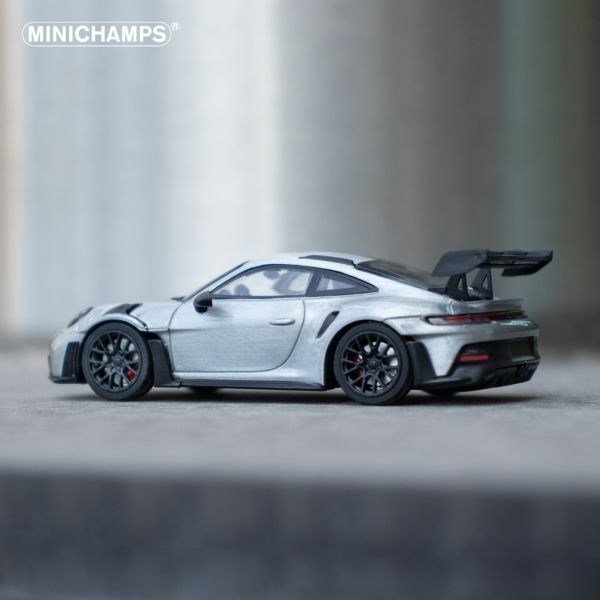 CLDC×MINICHAMPS 聯名限定 書中車雜誌第二期(繁體中文版) 附 MINICHAMPS 1/64 保時捷 Porsche 911 GT3RS 光油清漆色 CLDC×MINICHAMPS 聯名限定 書中車雜誌第二期(繁體中文版) 附 MINICHAMPS 1/64 保時捷 Porsche 911 GT3RS 光油清漆色
