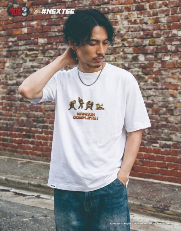 NEXTee 越南大戰MetalSlug MissionComplete 寬版短袖T恤 黑&白 NEXTee 合金彈頭MetalSlug MissionComplete 寬版短袖T恤 黑&白