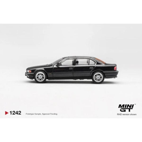 (預購) [吊卡版] MINIGT 1/64 寶馬 BMW 750IL Black Sapphire LHD MGT01242-BL 20260507 [吊卡版] MINIGT 1/64 寶馬 BMW 750IL Black Sapphire LHD MGT01242-BL