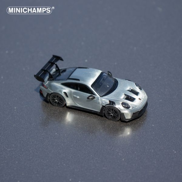 CLDC×MINICHAMPS 聯名限定 書中車雜誌第二期(繁體中文版) 附 MINICHAMPS 1/64 保時捷 Porsche 911 GT3RS 光油清漆色 CLDC×MINICHAMPS 聯名限定 書中車雜誌第二期(繁體中文版) 附 MINICHAMPS 1/64 保時捷 Porsche 911 GT3RS 光油清漆色