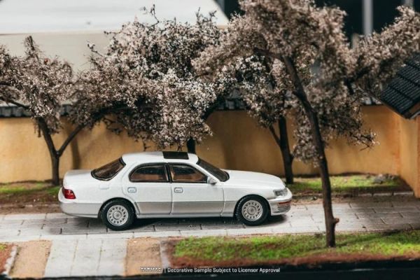 (預購) [吊卡版] TARMAC WORKS 1/64 GLOBAL64 Lexus LS400 (UCF10) Pearl White T64G-082-WH 20260426 [吊卡版] TARMAC WORKS 1/64 GLOBAL64 Lexus LS400 (UCF10) Pearl White T64G-082-WH