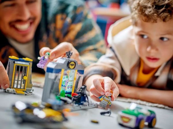 LEGO 樂高 76272 SH-蝙蝠俠﹑蝙蝠女及小丑的蝙蝠洞對決(3) LEGO 樂高 76272 SH-蝙蝠俠﹑蝙蝠女及小丑的蝙蝠洞對決(3)