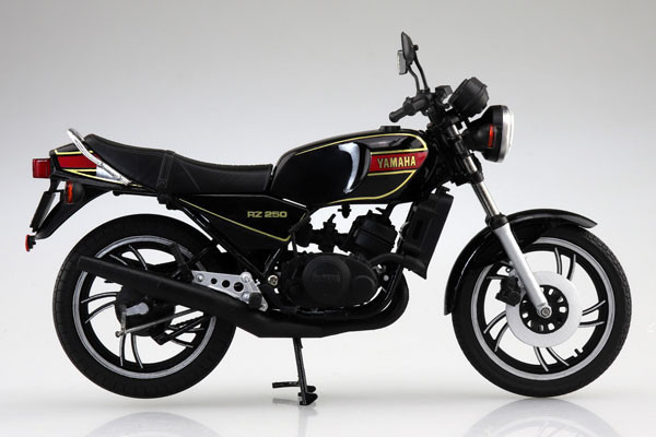 [再販] AOSHIMA 青島 1/12 山葉 YAMAHA 機車 RZ250 新山葉黑 塗裝完成品 [再販] AOSHIMA 青島 1/12 山葉 YAMAHA 機車 RZ250 新山葉黑 塗裝完成品