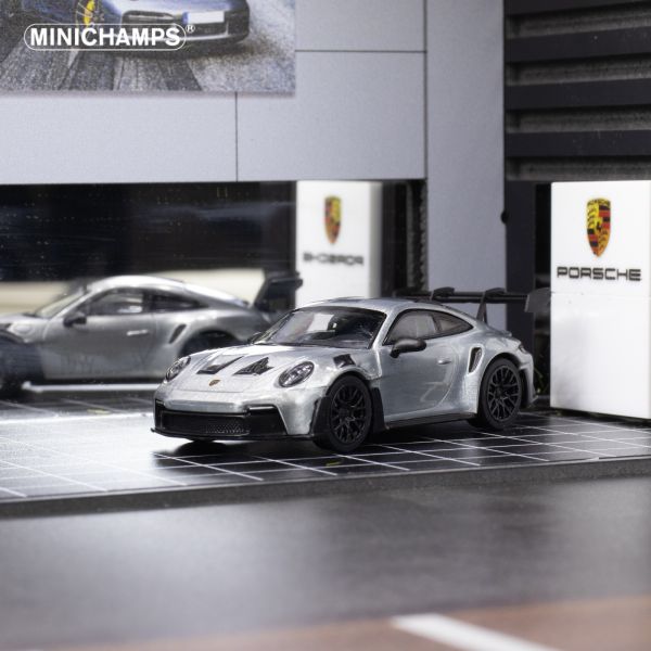 CLDC×MINICHAMPS 聯名限定 書中車雜誌第二期(繁體中文版) 附 MINICHAMPS 1/64 保時捷 Porsche 911 GT3RS 光油清漆色 CLDC×MINICHAMPS 聯名限定 書中車雜誌第二期(繁體中文版) 附 MINICHAMPS 1/64 保時捷 Porsche 911 GT3RS 光油清漆色