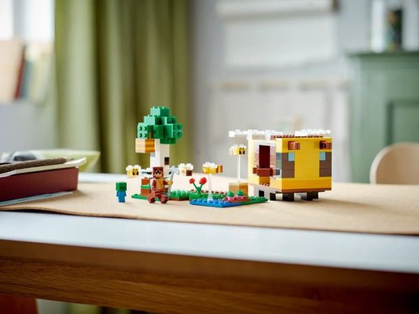 LEGO 樂高 21241 Minecraft The Bee Cottage LEGO 樂高 21241 Minecraft The Bee Cottage