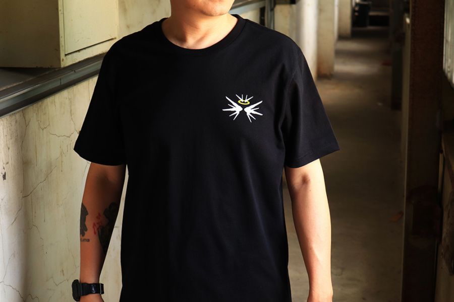 NEXTee 翻轉模玩 模型天使 短袖T恤 白色＆黑色 NEXTee 翻轉模玩 模型天使 短袖T恤 白色＆黑色