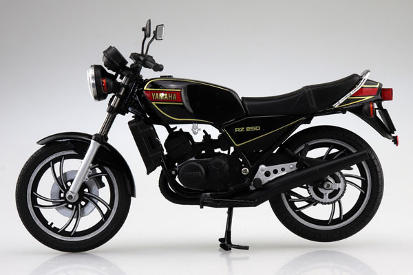 [再販] AOSHIMA 青島 1/12 山葉 YAMAHA 機車 RZ250 新山葉黑 塗裝完成品 [再販] AOSHIMA 青島 1/12 山葉 YAMAHA 機車 RZ250 新山葉黑 塗裝完成品