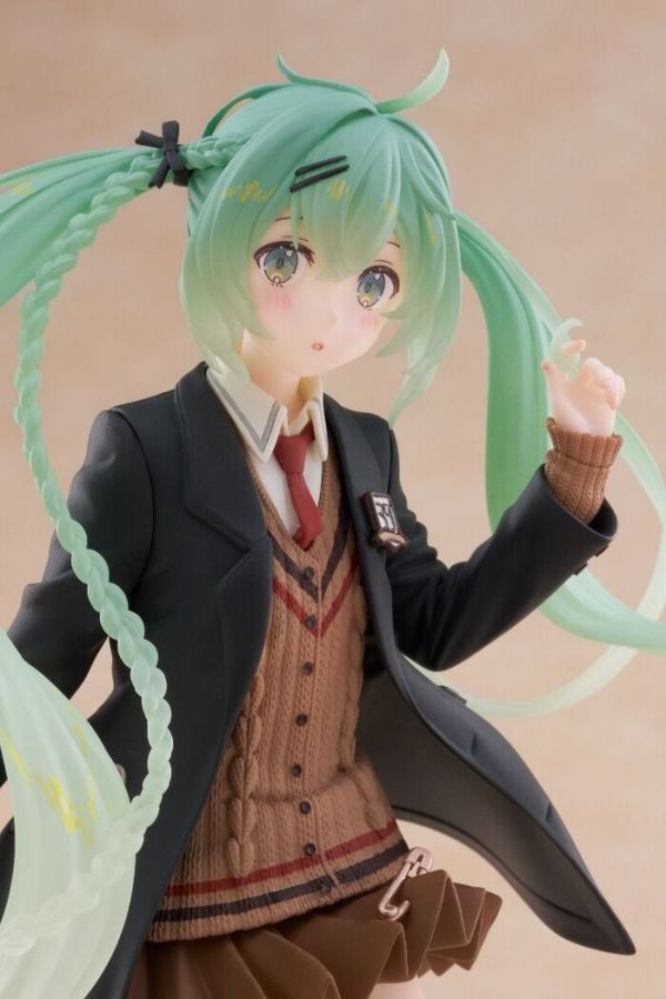 TAITO 景品 初音未來 Figure Fashion Preppy Ver. 2508 TAITO 景品 初音未來 Figure Fashion Preppy Ver.