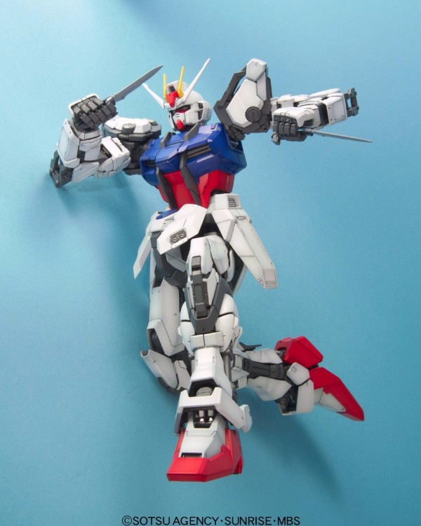 BANDAI 1/60 PG 攻擊鋼彈 GAT-X105 機動戰士 鋼彈SEED 組裝模型 BANDAI,1/60,PG,攻擊鋼彈,GAT-X105,機動戰士,鋼彈SEED,組裝模型,