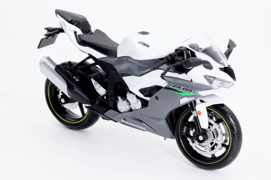 童友社 1/12 2023 川崎 Kawasaki Ninja ZX-6R 灰 完成品 童友社 1/12 2023 川崎 Kawasaki Ninja ZX-6R 灰 完成品