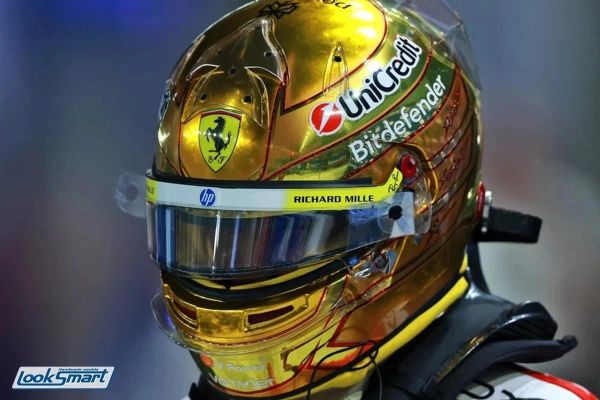 (預購) LOOKSMART 安全帽 Lewis Hamilton – Scuderia Ferrari HP Singapore GP 2026 20261111 LOOKSMART 安全帽 Lewis Hamilton – Scuderia Ferrari HP Singapore GP 2026