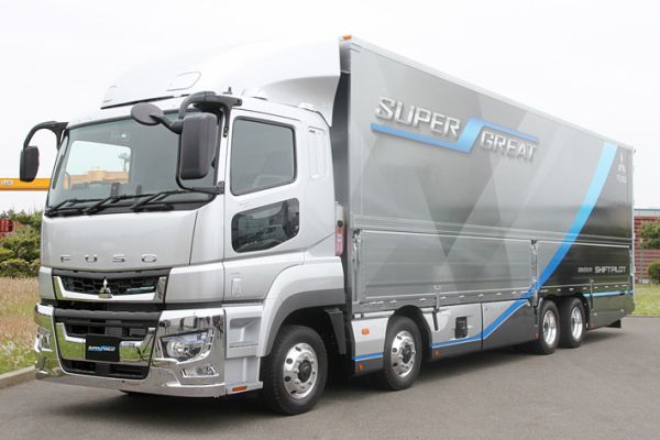 TARMAC WORKS 1/64 三菱 Mitsubishi Fuso Super Great EVA Racing 新世紀福音戰士 大貨車 TARMAC WORKS 1/64 三菱 Mitsubishi Fuso Super Great EVA Racing 新世紀福音戰士 大貨車