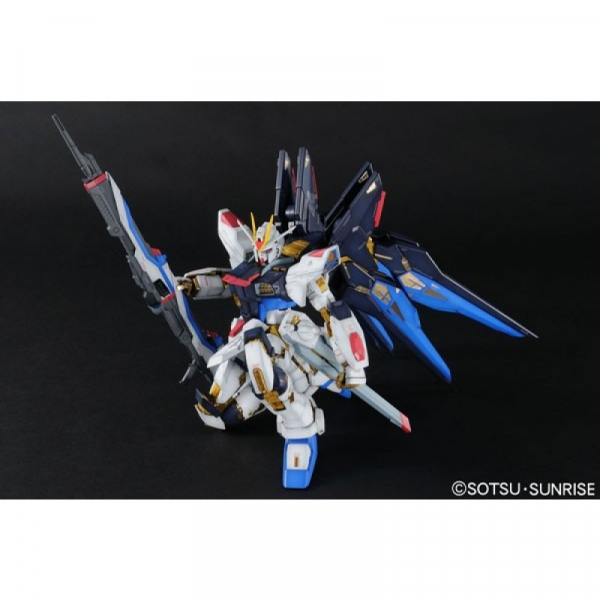 BANDAI 1/60 PG 攻擊自由鋼彈 機動戰士 鋼彈SEED DESTINY 組裝模型 BANDAI,1/60,PG,攻擊,自由,鋼彈,機動戰士,鋼彈,SEED ,DESTINY,組裝模型,