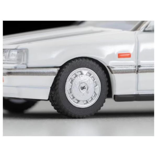 TOMYTEC 1/64 TLV-N351a 日產 NISSAN SKYLINE 4 Door  Hardtop 1800 PASSAGE (White) 1985 TOMYTEC 1/64 TLV-N351a 日產 NISSAN SKYLINE 4 Door  Hardtop 1800 PASSAGE (White) 1985