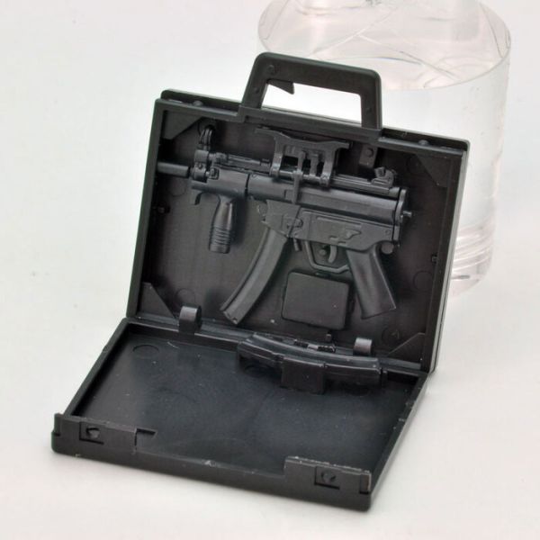 TOMYTEC 1/12 迷你武裝 LA045 MP5K KOFFER TYPE TOMYTEC 1/12 迷你武裝 LA045 MP5K KOFFER TYPE