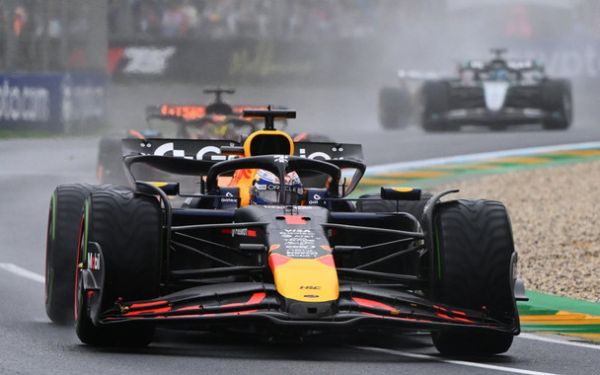 SPARK 1/64 紅牛車隊 Red Bull Racing RB21 No.1 Oracle Red Bull Racing 2nd Australian GP 2025 Max Verstappen SPARK 1/64 紅牛車隊 Red Bull Racing RB21 No.1 Oracle Red Bull Racing 2nd Australian GP 2025 Max Verstappen