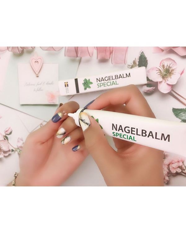 【恢復指甲健康】北歐指甲賦活精華 20ml 恢復指甲健康,指甲指緣適用
強韌甲面
指緣保濕
