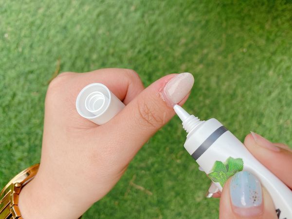 【恢復指甲健康】北歐指甲賦活精華 20ml 恢復指甲健康,指甲指緣適用
強韌甲面
指緣保濕
