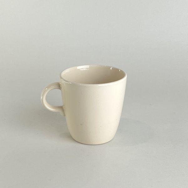 杏色有把陶瓷杯 