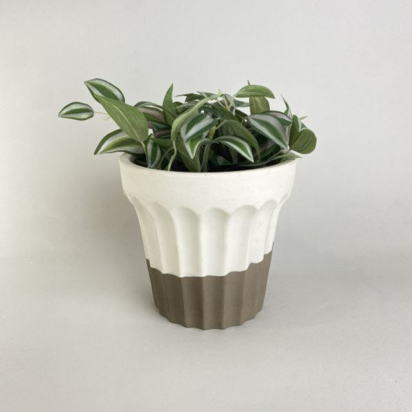 咖色立體紋小花盆 