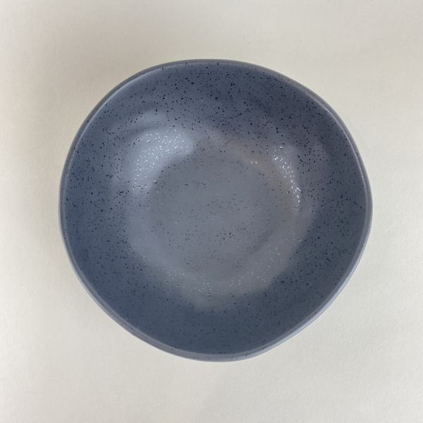 黑色不規則圓陶碗 