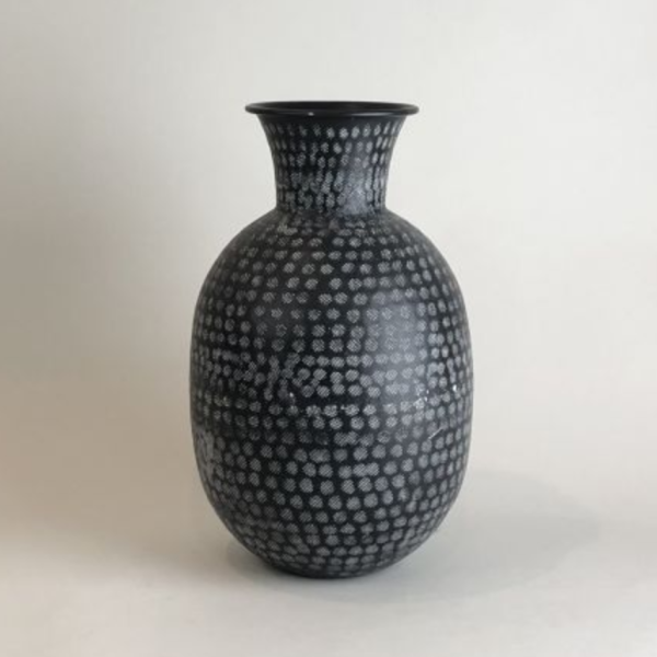 深色金屬斑點花器 