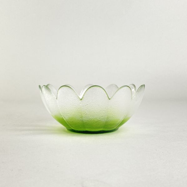 綠色花造型玻璃碗 