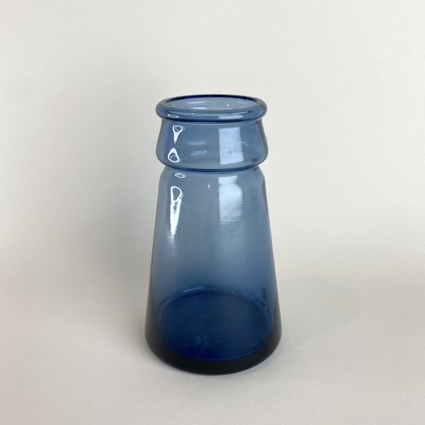 深藍色玻璃花器 