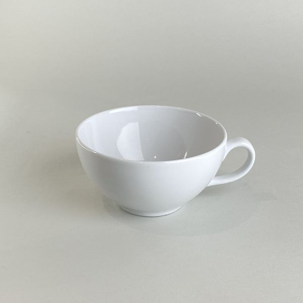白色寬口碗形瓷杯 
