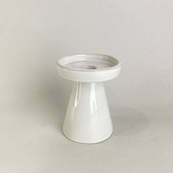 白色高腳盆器 