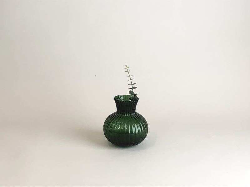 綠色線條圓形花器 
