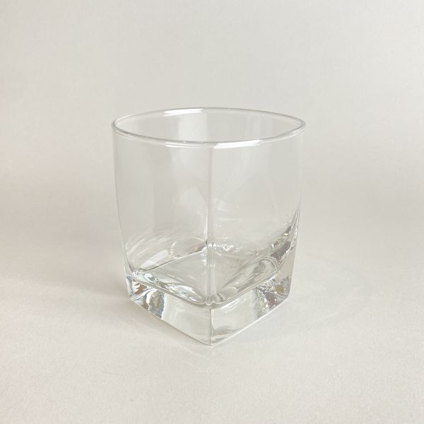 玻璃杯 