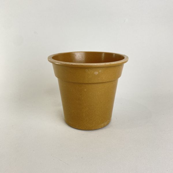 土棕色塑膠盆器 