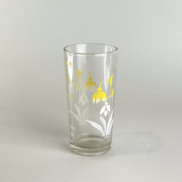 刻度黃白花玻璃杯 
