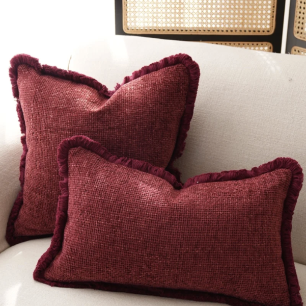 深紅流蘇滾邊抱枕 