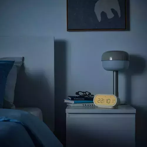 米白色電子鐘 