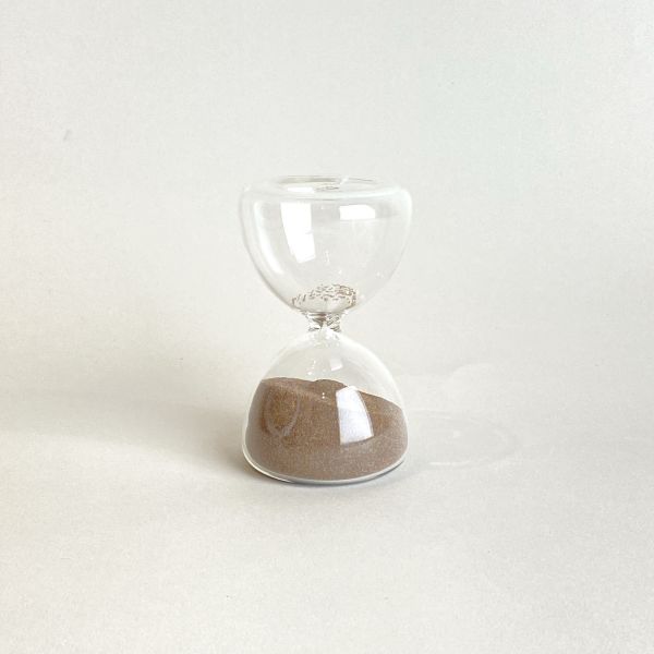 咖啡色砂沙漏 