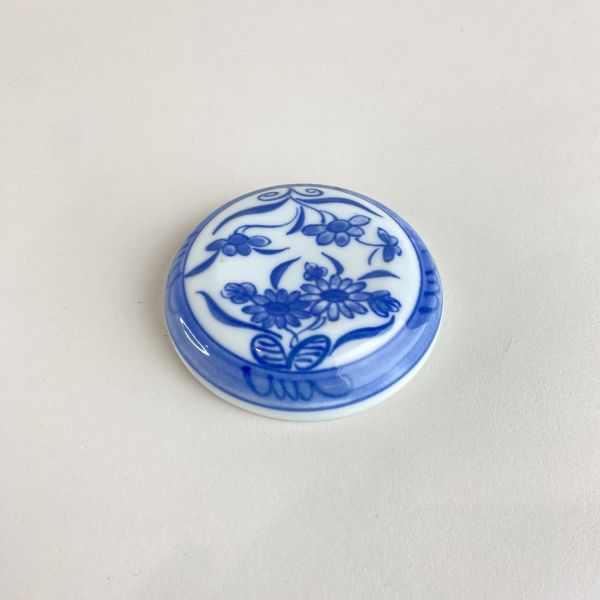 淺藍色碟子 