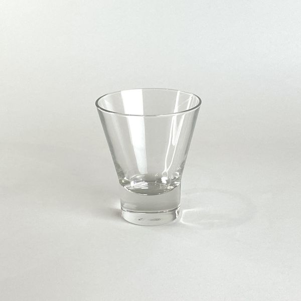 寬口窄底玻璃杯 