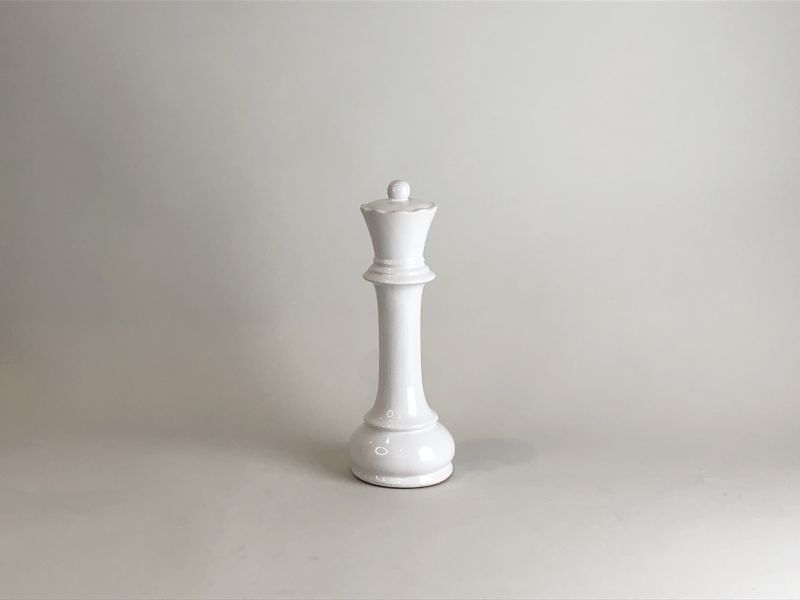 白色陶瓷西洋棋皇后擺件 